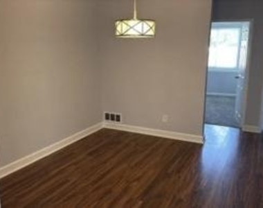 866 Bellevue Street Se - Photo Thumbnail 3