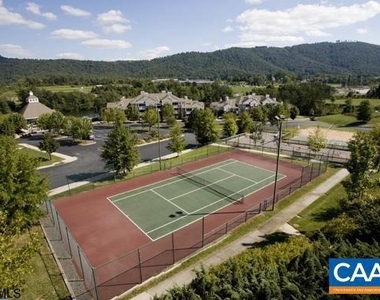 200 Lake Club Ct - Photo Thumbnail 7