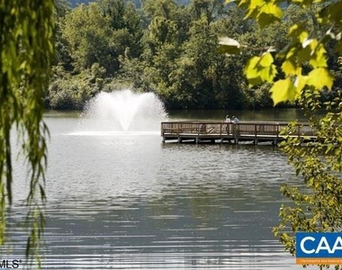 200 Lake Club Ct - Photo Thumbnail 9