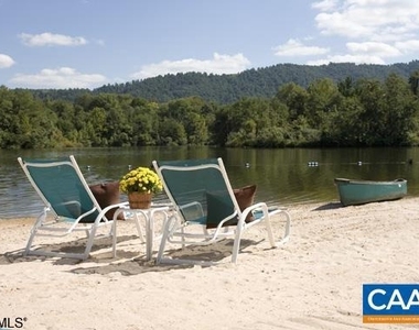 200 Lake Club Ct - Photo Thumbnail 6