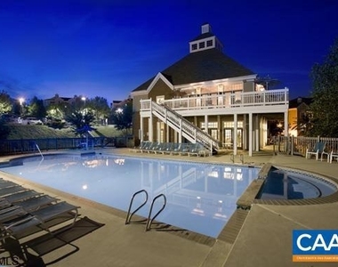 200 Lake Club Ct - Photo Thumbnail 8
