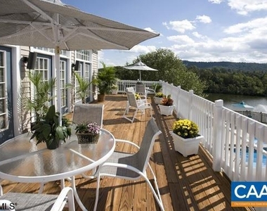 200 Lake Club Ct - Photo Thumbnail 4