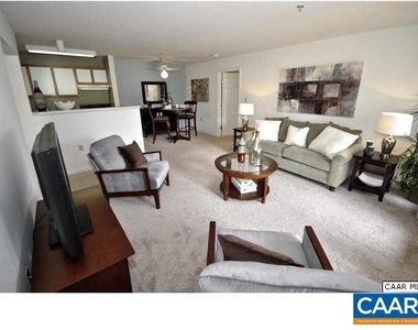 200 Lake Club Ct - Photo Thumbnail 5