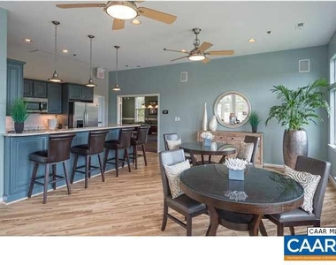 200 Lake Club Ct - Photo Thumbnail 2