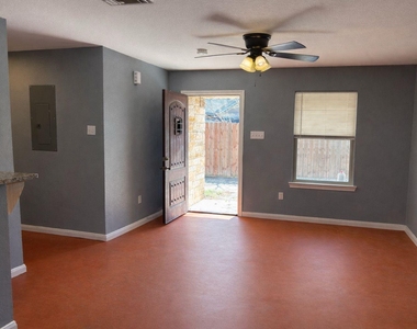 1403 Strickland St - Photo Thumbnail 1