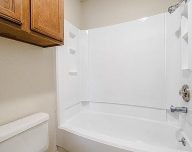 7825 Beauregard Cir - Photo Thumbnail 9