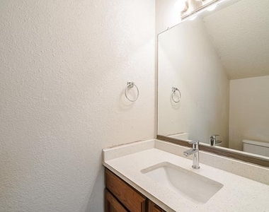 7825 Beauregard Cir - Photo Thumbnail 6