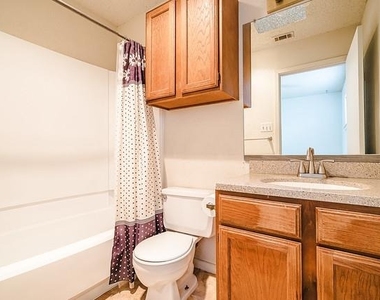 7825 Beauregard Cir - Photo Thumbnail 11
