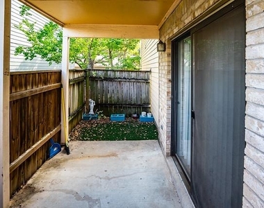 7825 Beauregard Cir - Photo Thumbnail 2