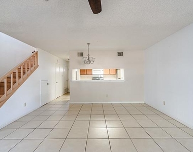 7825 Beauregard Cir - Photo Thumbnail 5