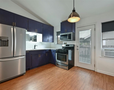 515 Pecan Grove Rd - Photo Thumbnail 7