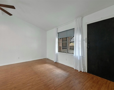515 Pecan Grove Rd - Photo Thumbnail 4