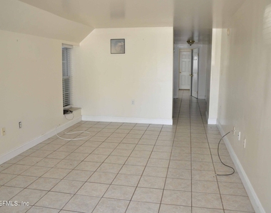127 7th Avenue N - Photo Thumbnail 1