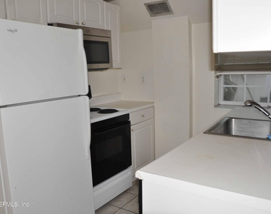 127 7th Avenue N - Photo Thumbnail 3