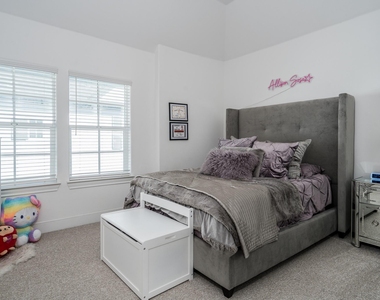 2312 Hutchins Street - Photo Thumbnail 22