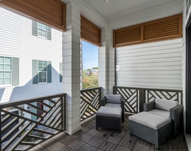 2312 Hutchins Street - Photo Thumbnail 3