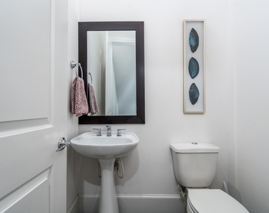 2312 Hutchins Street - Photo Thumbnail 12