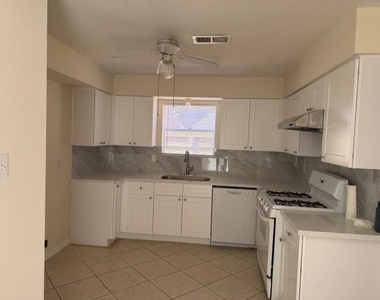 11926 Alief Place Drive - Photo Thumbnail 2