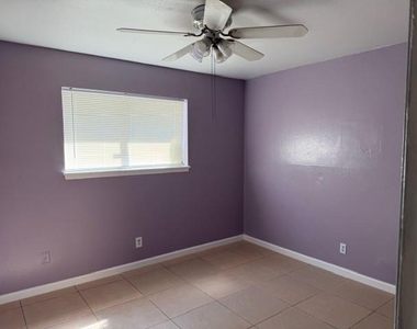 11926 Alief Place Drive - Photo Thumbnail 7