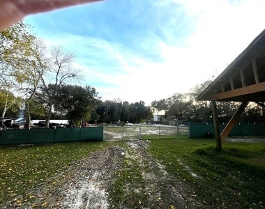 17619 Lewis Dr - Photo Thumbnail 3