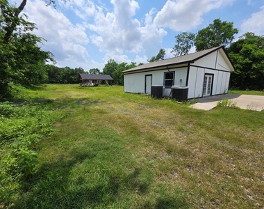 17619 Lewis Dr - Photo Thumbnail 7
