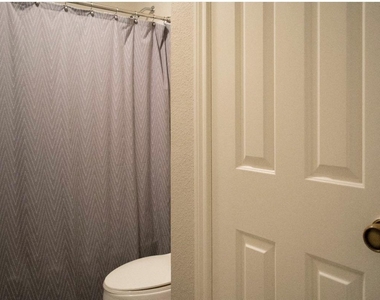 2255 Braeswood Park Drive - Photo Thumbnail 6
