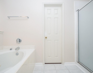 14234 Silver Glade Lane - Photo Thumbnail 10