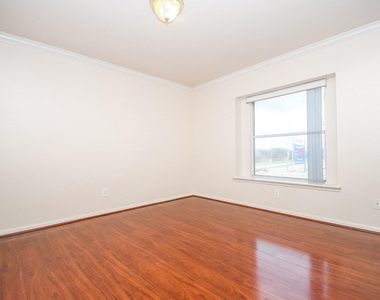 14234 Silver Glade Lane - Photo Thumbnail 13
