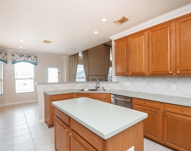 14234 Silver Glade Lane - Photo Thumbnail 7