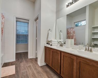 403 Magnolia Street - Photo Thumbnail 9