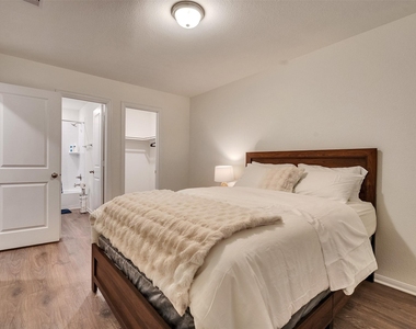 403 Magnolia Street - Photo Thumbnail 15