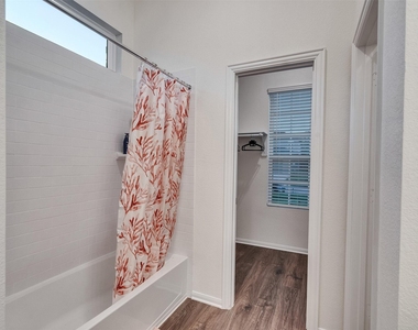 403 Magnolia Street - Photo Thumbnail 10