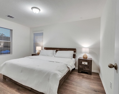 403 Magnolia Street - Photo Thumbnail 18