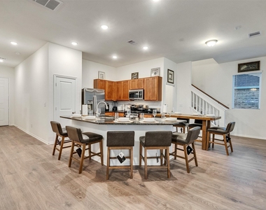 403 Magnolia Street - Photo Thumbnail 3