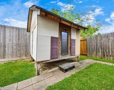 13918 Goodridge Drive - Photo Thumbnail 16