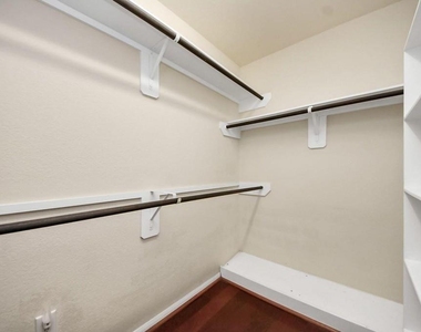 13918 Goodridge Drive - Photo Thumbnail 13