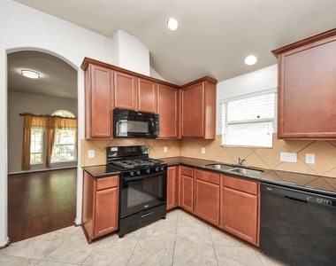 13918 Goodridge Drive - Photo Thumbnail 6