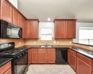 13918 Goodridge Drive - Photo Thumbnail 5