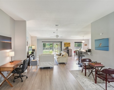 940 Belmont Street E - Photo Thumbnail 14