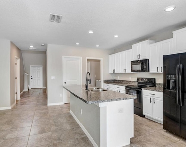 10256 Carloway Hills Drive - Photo Thumbnail 7