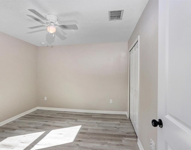 10256 Carloway Hills Drive - Photo Thumbnail 17