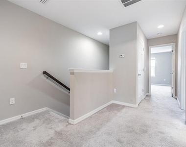 7012 Holly Heath Drive - Photo Thumbnail 10