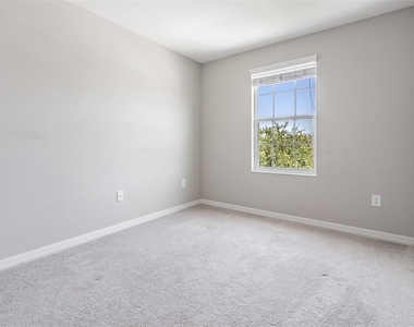 7012 Holly Heath Drive - Photo Thumbnail 14