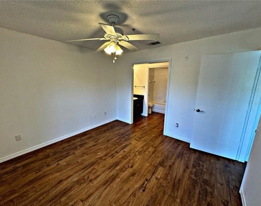 11901 4th Street N - Photo Thumbnail 8