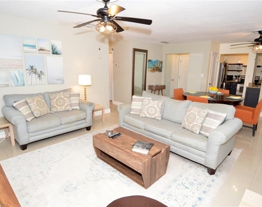 3873 Pompano Drive Se - Photo Thumbnail 4