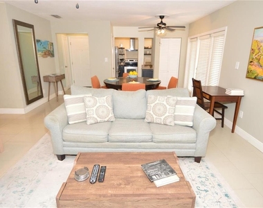 3873 Pompano Drive Se - Photo Thumbnail 5