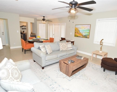 3873 Pompano Drive Se - Photo Thumbnail 6