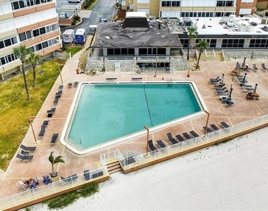 17920 Gulf Boulevard - Photo Thumbnail 12