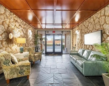 17920 Gulf Boulevard - Photo Thumbnail 11