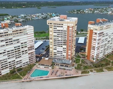 17920 Gulf Boulevard - Photo Thumbnail 8